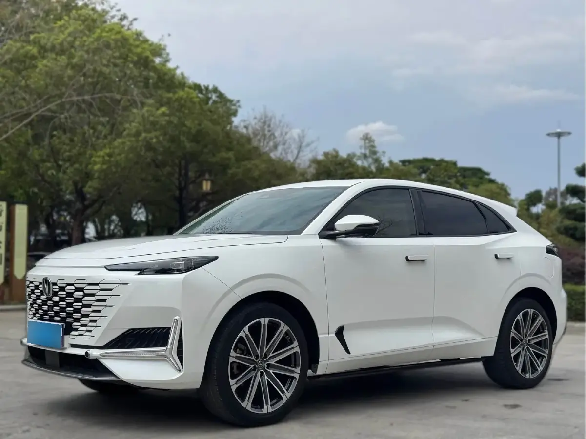 2021 ChangAn UNI-K 2.0T 233HP L4 8AT