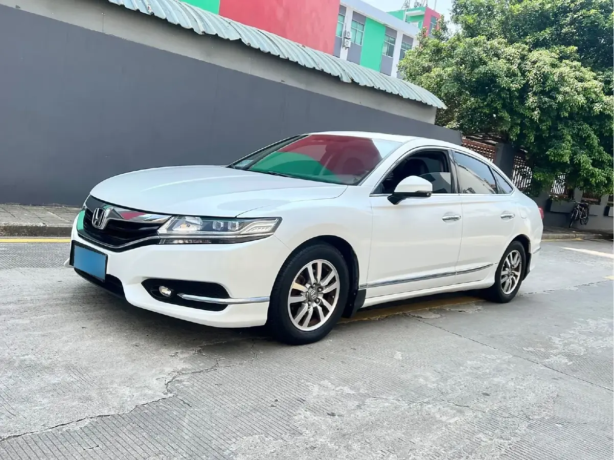 2017 Honda Spirior 2.0L 155HP L4 CVT