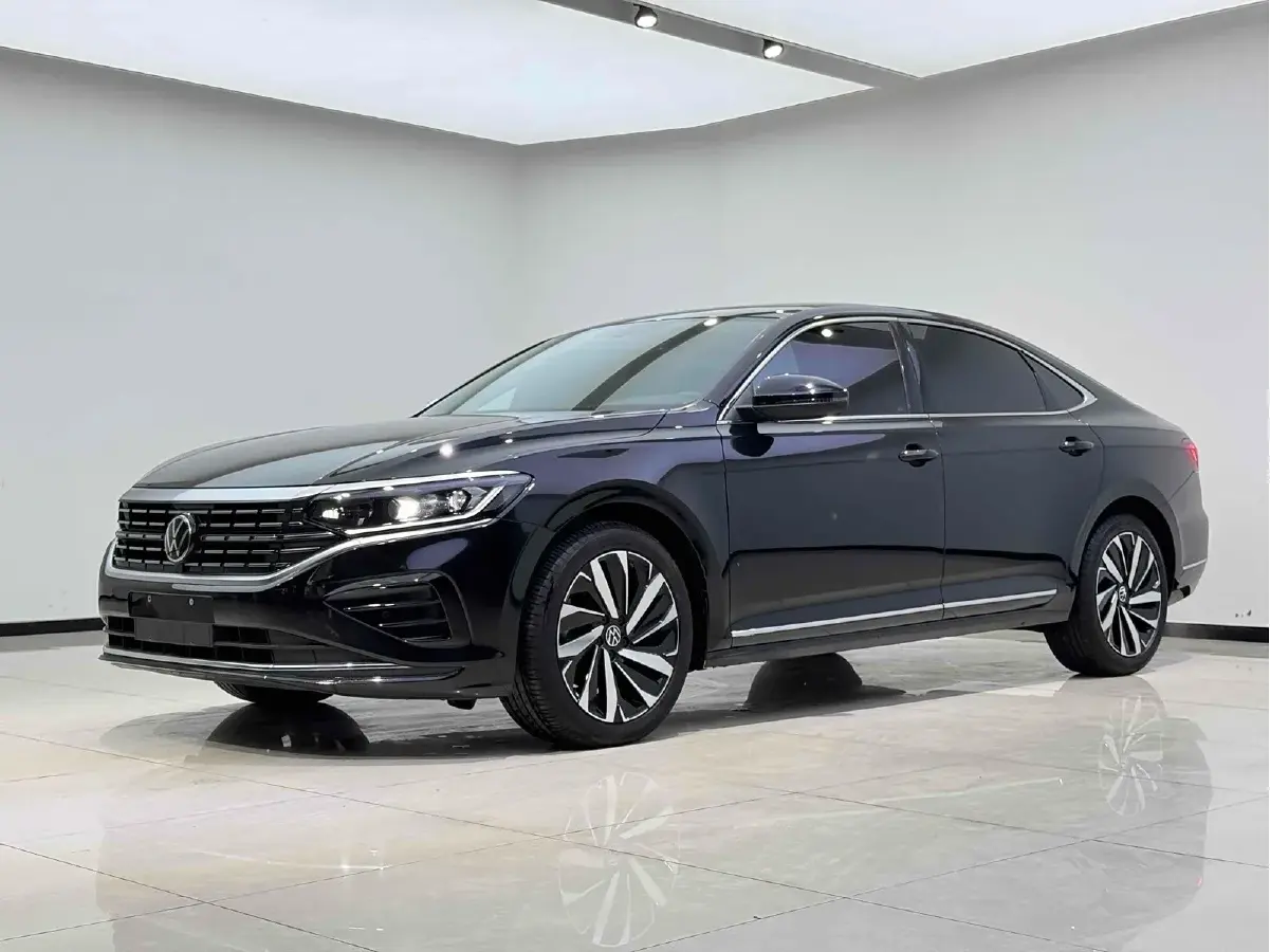 2023 Volkswagen Passat 2.0T 186HP L4 7DCT