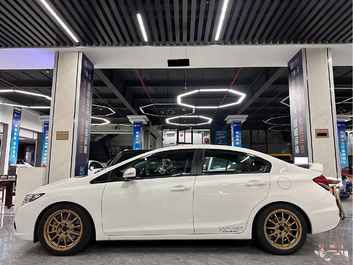 2014 Honda Civic 2.4L 207HP L4 6MT,autocango,china used car exporter,china ev exporter,chinese used car exporter,chinese used ev exporter