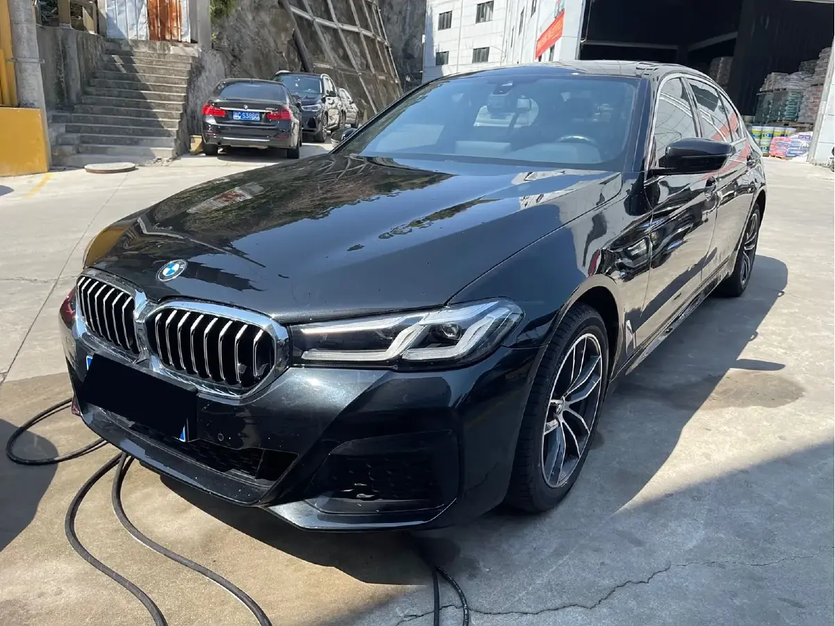 2022 BMW 5 Series 2.0T 184HP L4 8AT