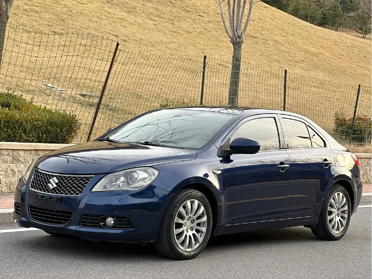 2010 Suzuki Kizashi 2.4L 178HP L4 CVT,autocango,china used car exporter,china ev exporter,chinese used car exporter,chinese used ev exporter