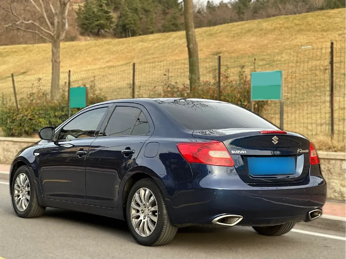 2010 Suzuki Kizashi 2.4L 178HP L4 CVT,autocango,china used car exporter,china ev exporter,chinese used car exporter,chinese used ev exporter