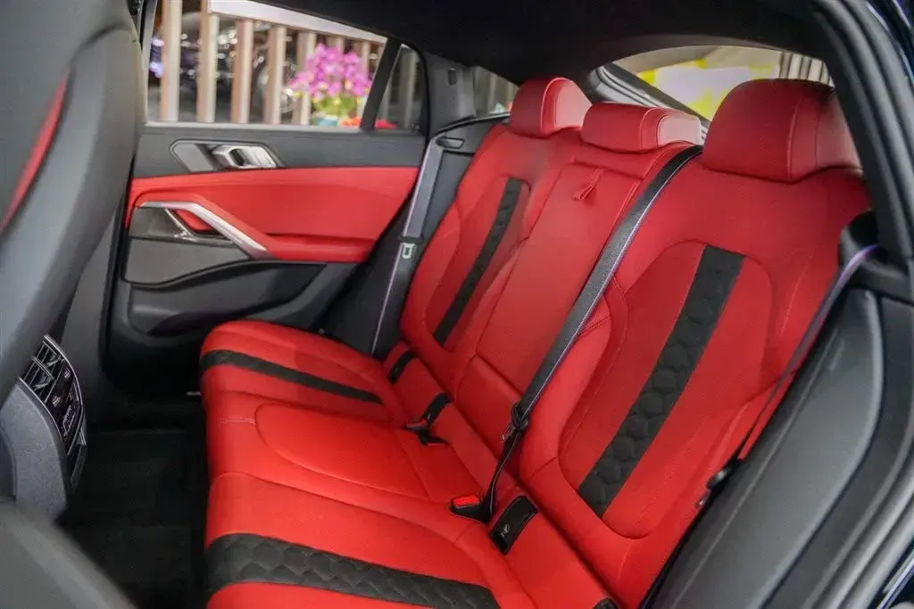 2023 BMW X6 M 4.4T 626HP V8 8AT,autocango,china used car exporter,china ev exporter,chinese used car exporter,chinese used ev exporter