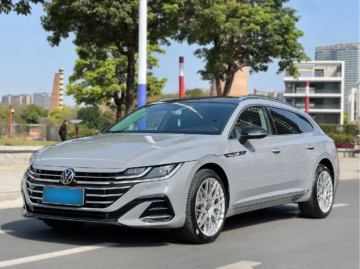 2023 Volkswagen CC 2.0T 220HP L4 7DCT