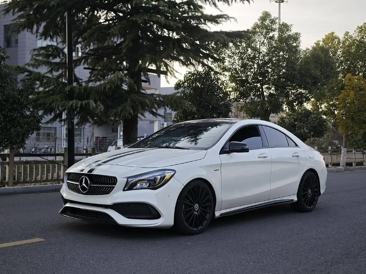 2017 Mercedes-Benz CLA Class 2.0T 184HP L4 7DCT