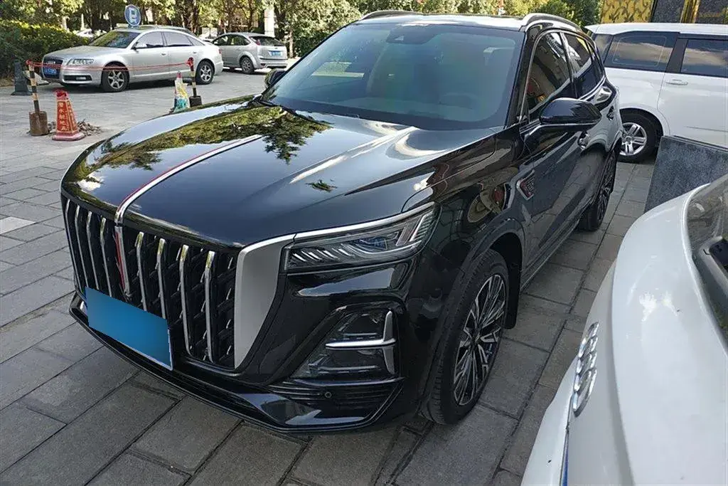 2023 HongQi HS5 2.0T 252HP L4 8AT