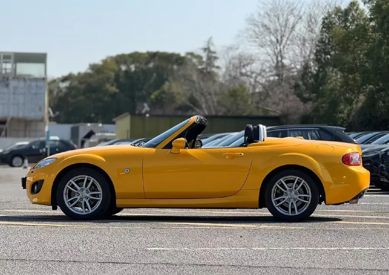 2009 Mazda MX-5 2.0L 160HP L4 6AT,autocango,china used car exporter,china ev exporter,chinese used car exporter,chinese used ev exporter