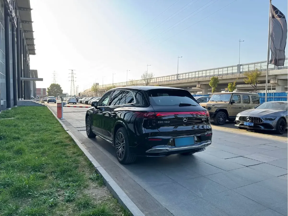 2023 Mercedes-Benz EQS SUV BEV 111.8KWH,autocango,china used car exporter,china ev exporter,chinese used car exporter,chinese used ev exporter