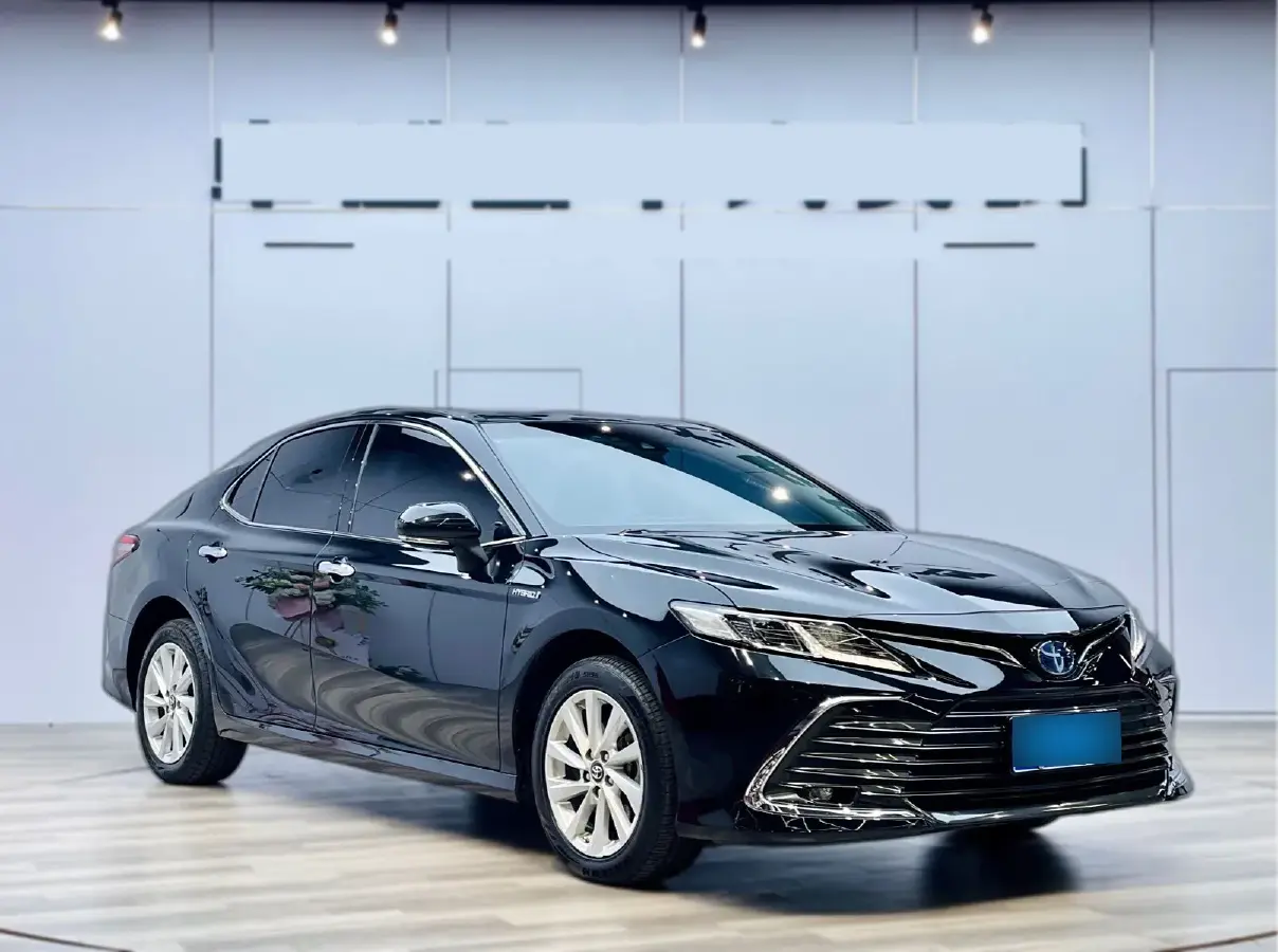 2021 Toyota Camry 2.5L 178HP L4 E-CVT Hybrid