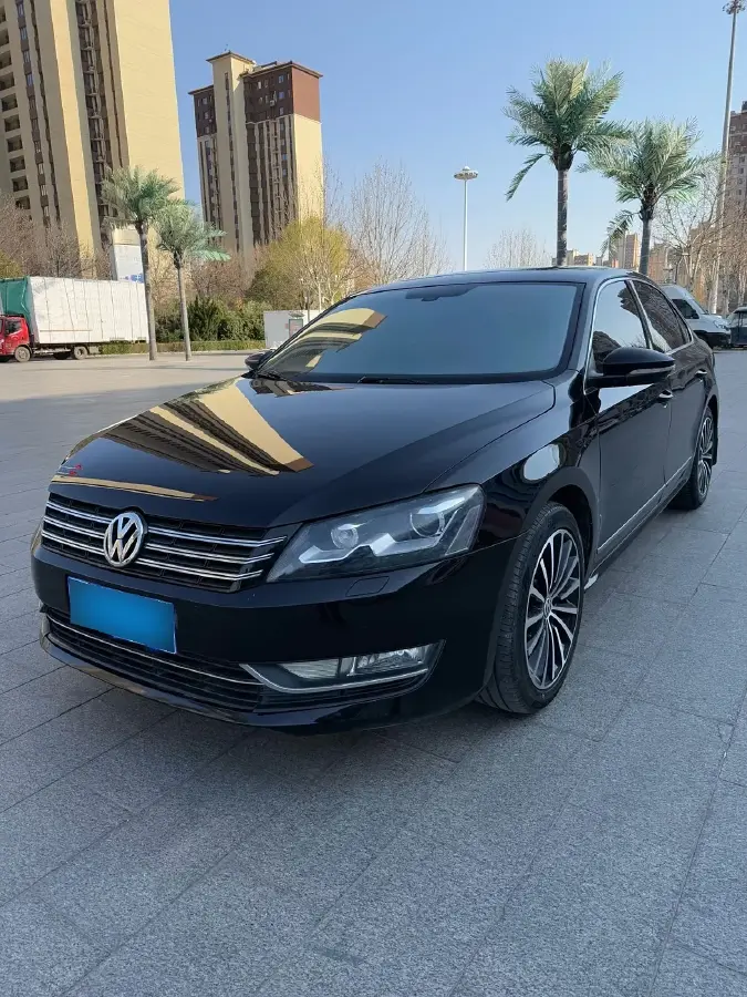 2015 Volkswagen Passat 1.8T 160HP L4 7DCT