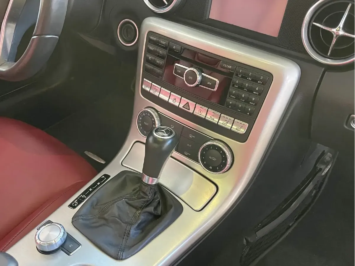 2015 Mercedes-Benz SLK Class 1.8T 184HP L4 7AT,autocango,china used car exporter,china ev exporter,chinese used car exporter,chinese used ev exporter