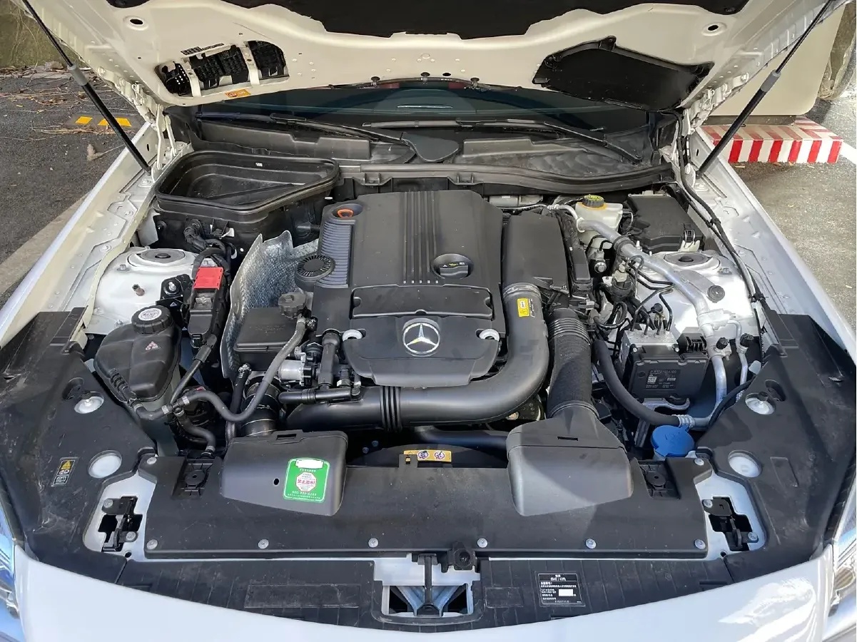 2015 Mercedes-Benz SLK Class 1.8T 184HP L4 7AT,autocango,china used car exporter,china ev exporter,chinese used car exporter,chinese used ev exporter