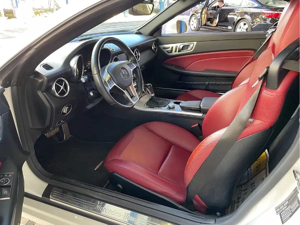 2015 Mercedes-Benz SLK Class 1.8T 184HP L4 7AT,autocango,china used car exporter,china ev exporter,chinese used car exporter,chinese used ev exporter