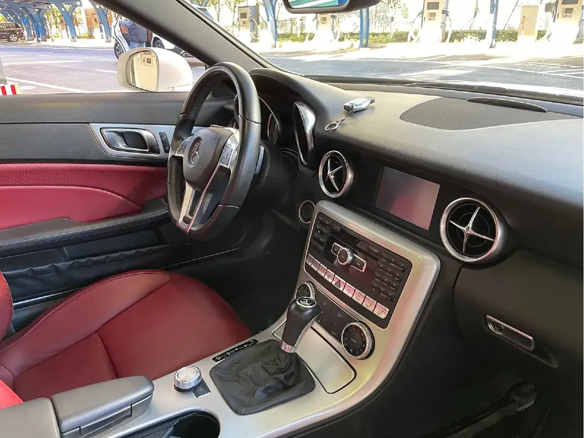 2015 Mercedes-Benz SLK Class 1.8T 184HP L4 7AT,autocango,china used car exporter,china ev exporter,chinese used car exporter,chinese used ev exporter