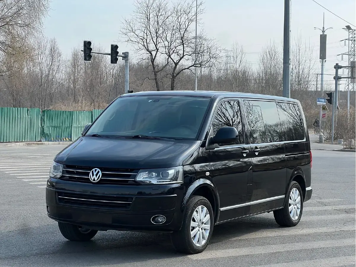 2012 Volkswagen Multivan 2.0T 204HP L4 7DCT