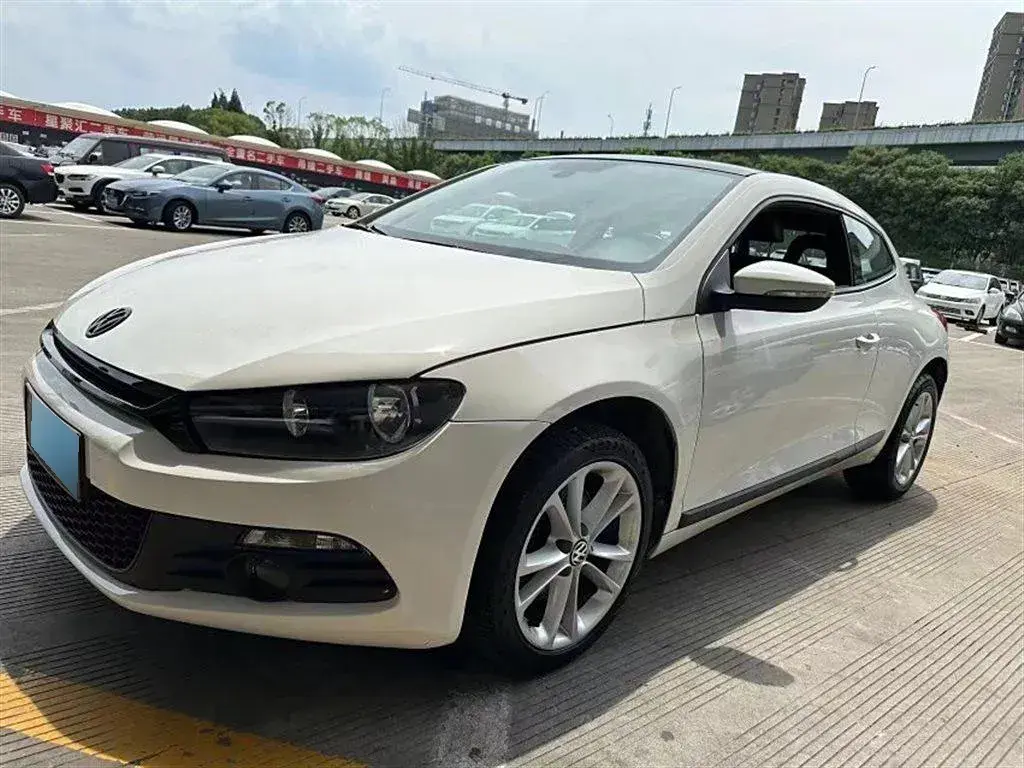 2011 Volkswagen Scirocco 2.0T 211HP L4 6DCT