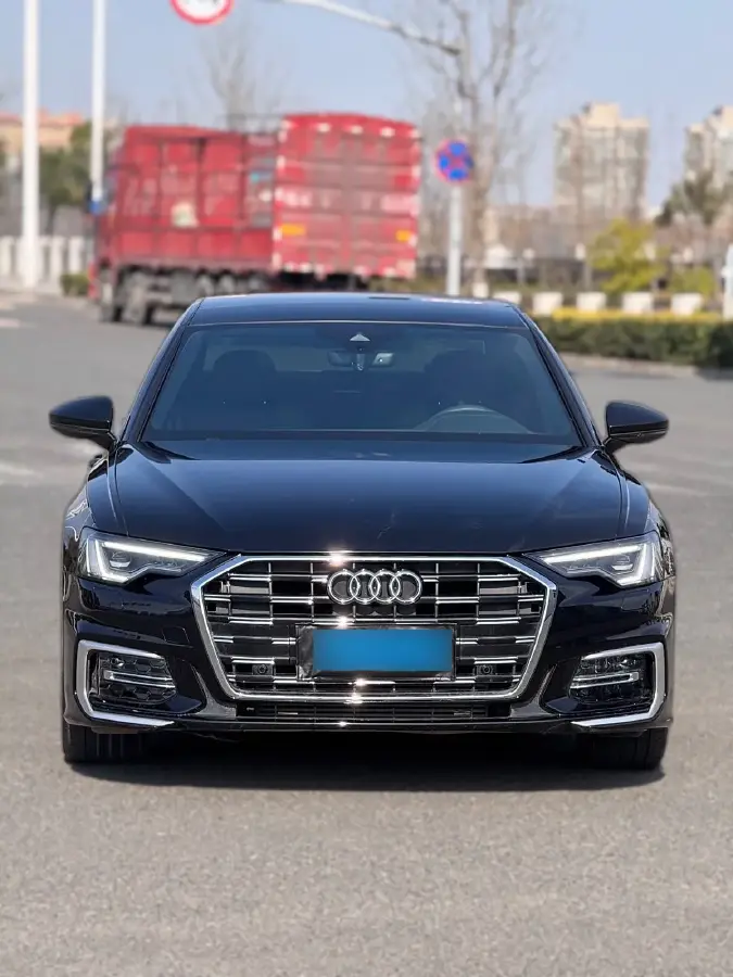 2022 Audi A6L 2.0T 190HP L4 7DCT