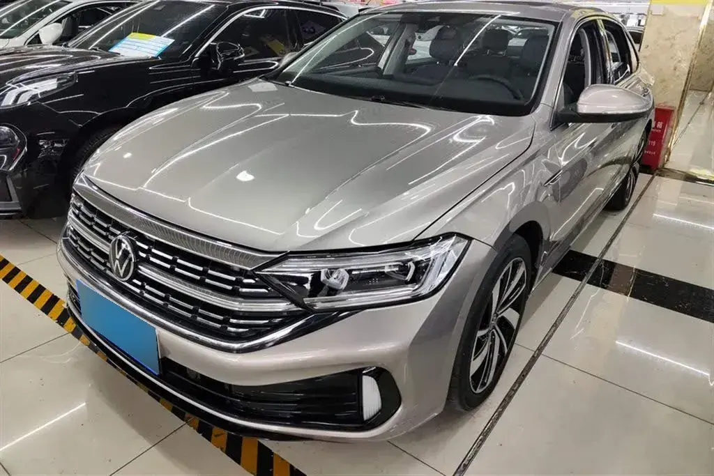 2023 Volkswagen Sagitar 1.5T 160HP L4 7DCT