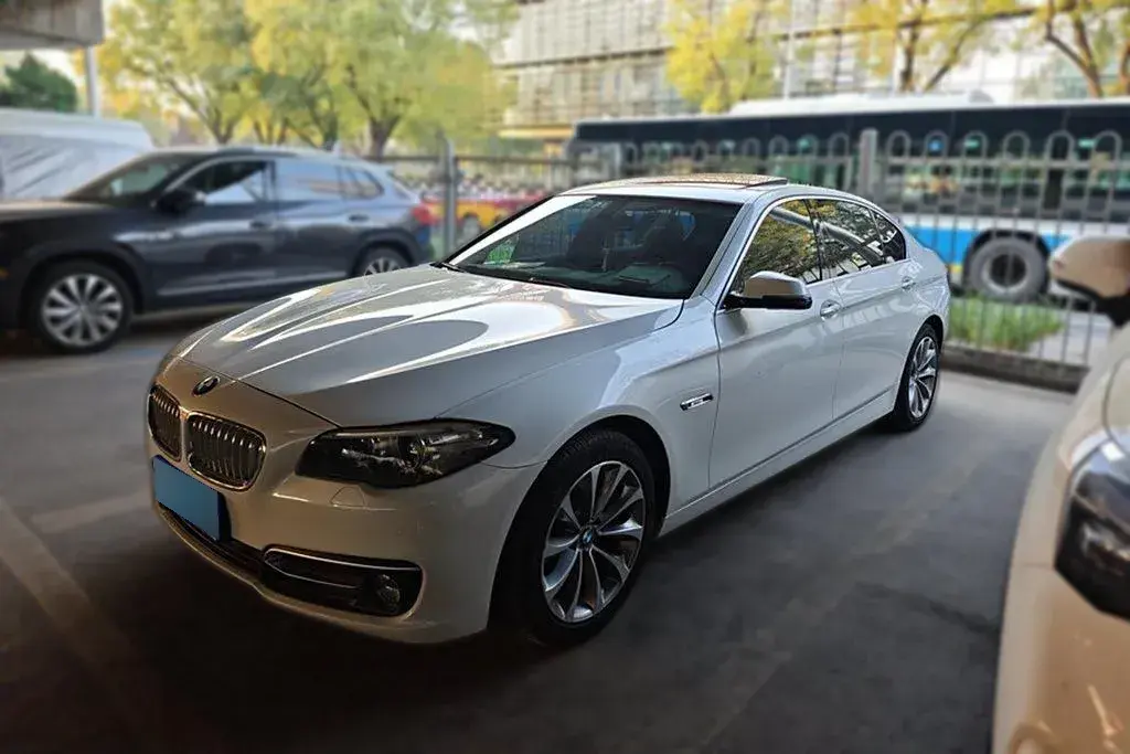2014 BMW 5 Series 2.0T 218HP L4 8AT