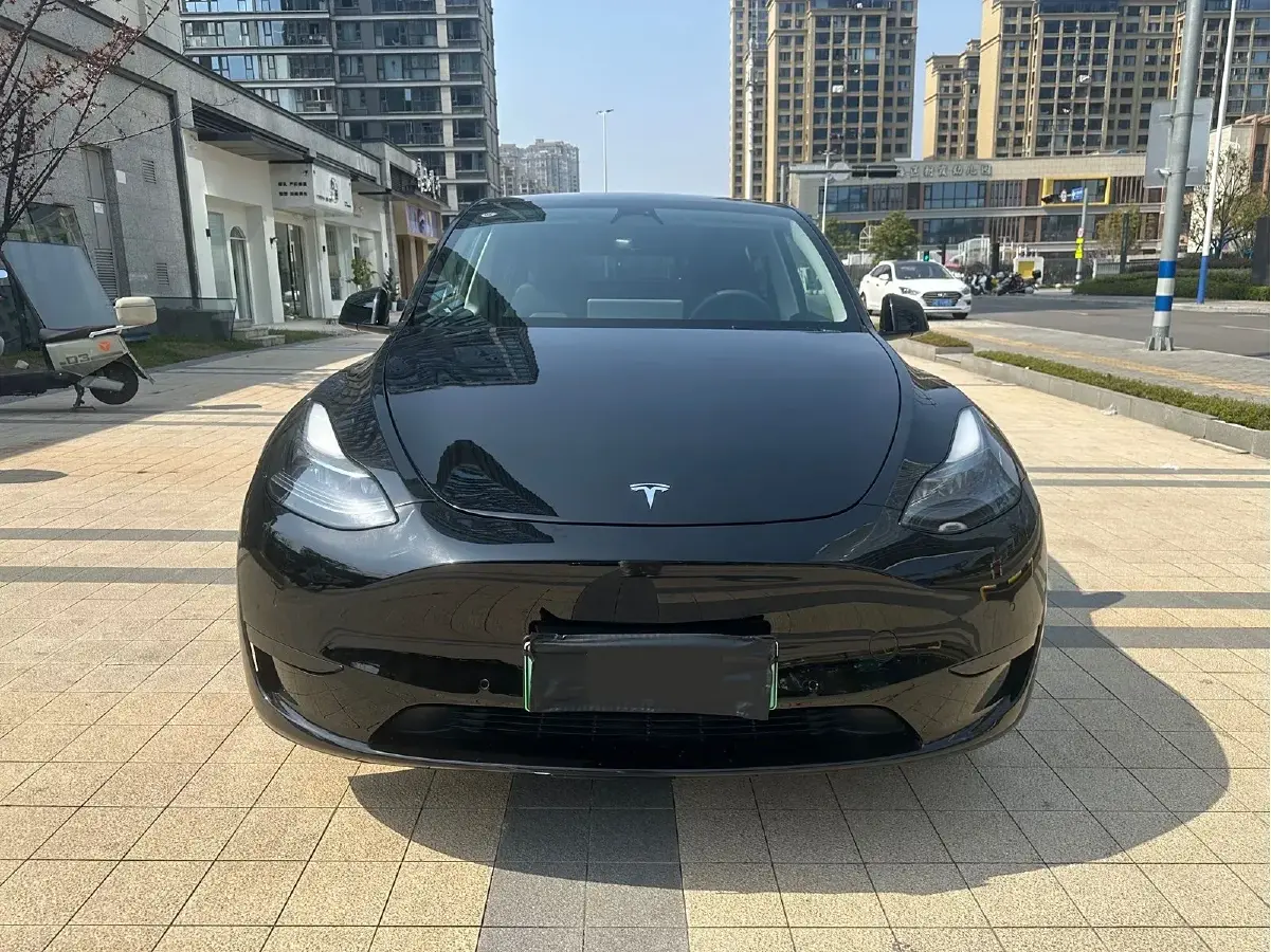 2023 Tesla Model Y BEV 60KWH