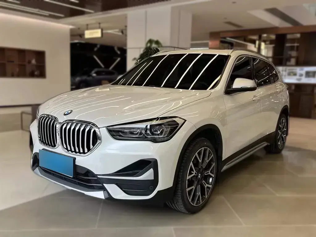 2022 BMW X1 2.0T 192HP L4 8AT