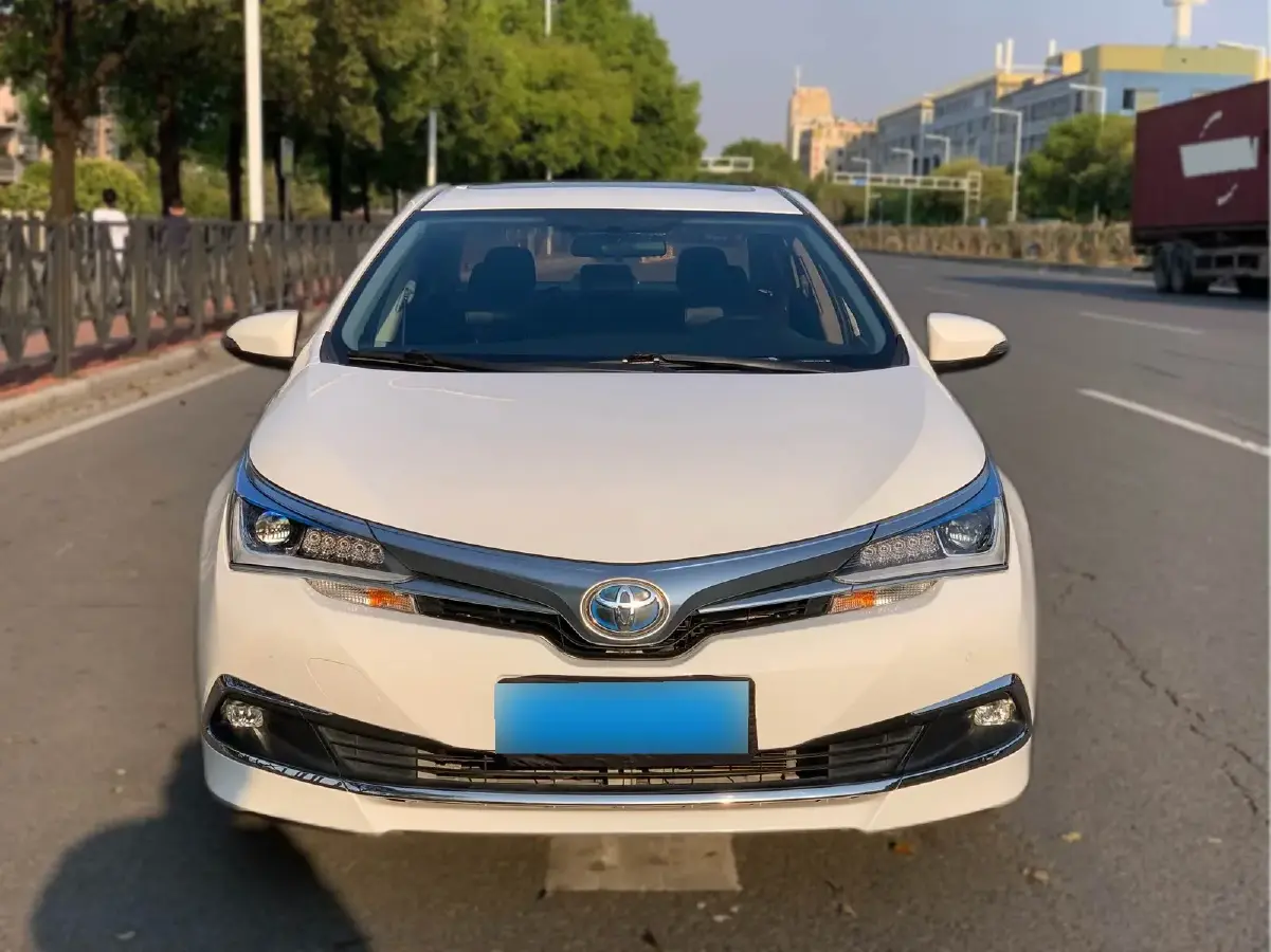 2017 Toyota Corolla 1.8L 99HP L4 E-CVT Hybrid