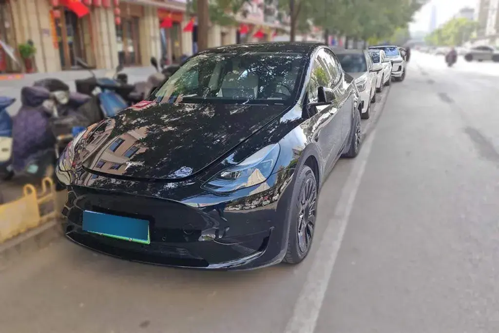 2022 Tesla Model Y BEV 60KWH