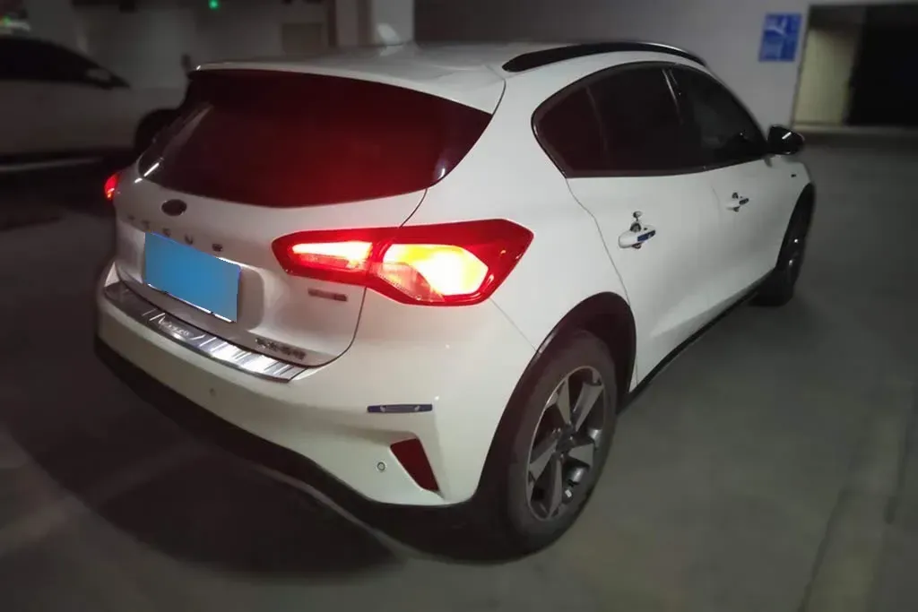 2020 Ford Focus Active 1.5T 174HP L3 8AT,autocango,china used car exporter,china ev exporter,chinese used car exporter,chinese used ev exporter