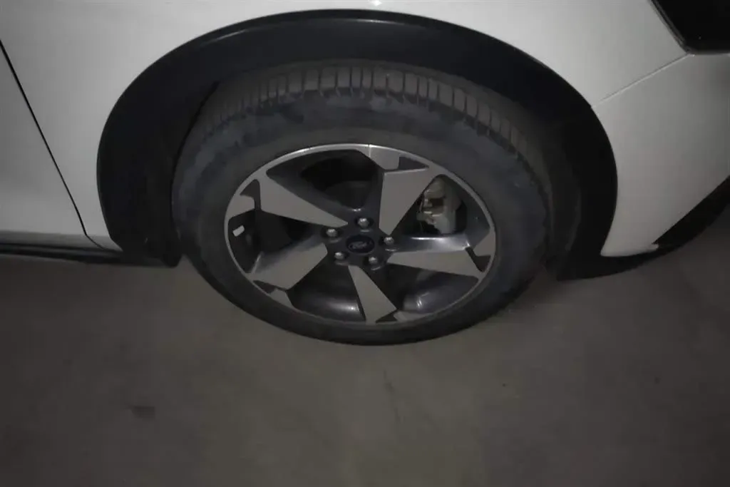 2020 Ford Focus Active 1.5T 174HP L3 8AT,autocango,china used car exporter,china ev exporter,chinese used car exporter,chinese used ev exporter