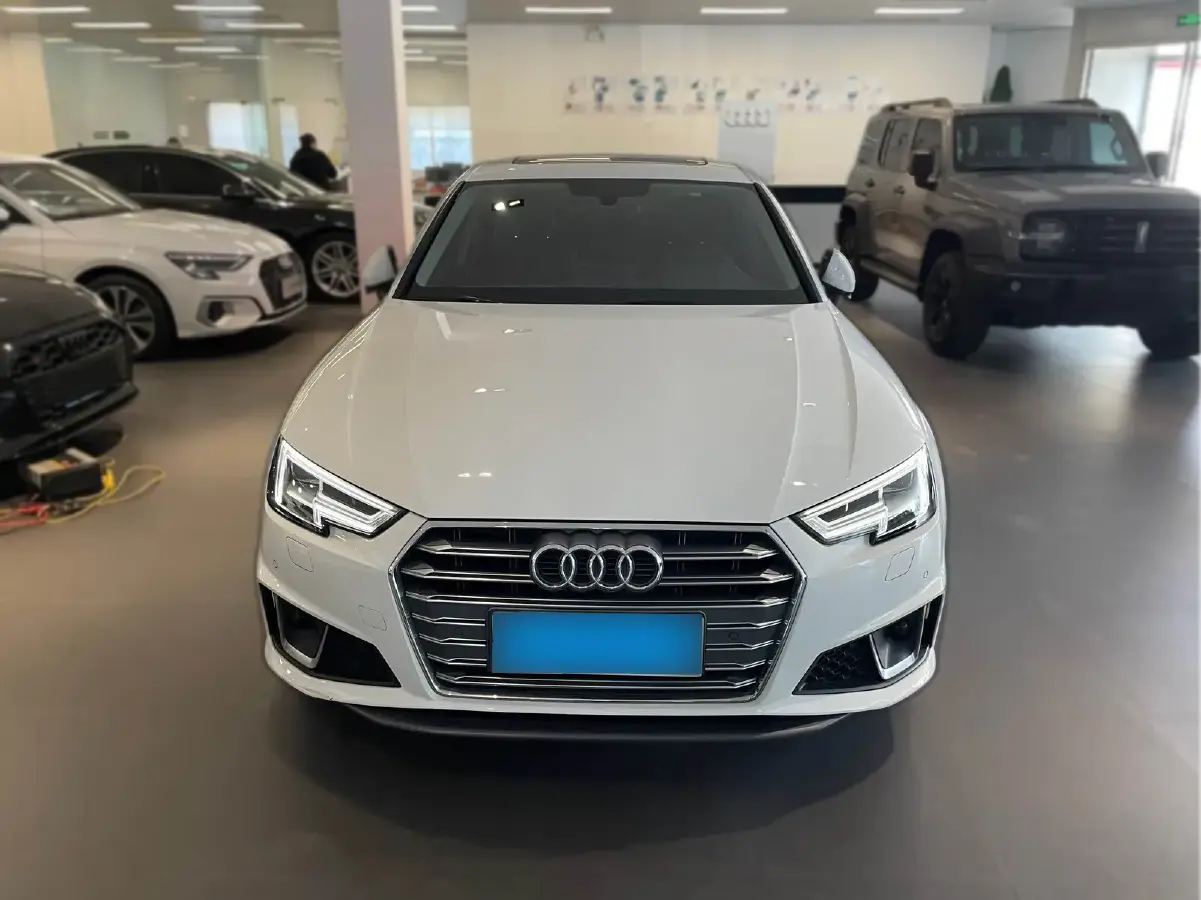 2019 Audi A4L 2.0T 190HP L4 7DCT