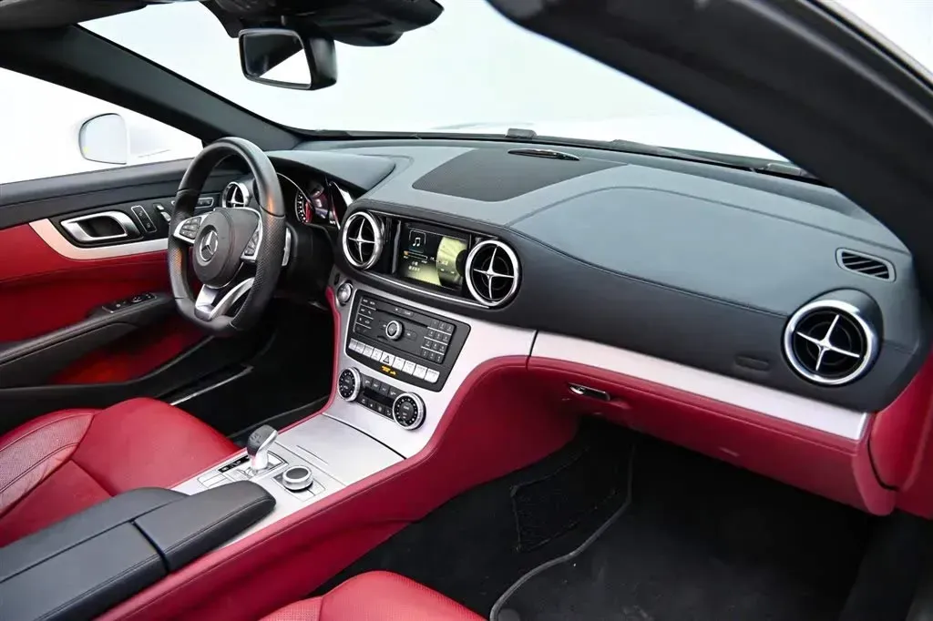 2017 Mercedes-Benz SL Class 3.0T 367HP V6 9AT,autocango,china used car exporter,china ev exporter,chinese used car exporter,chinese used ev exporter