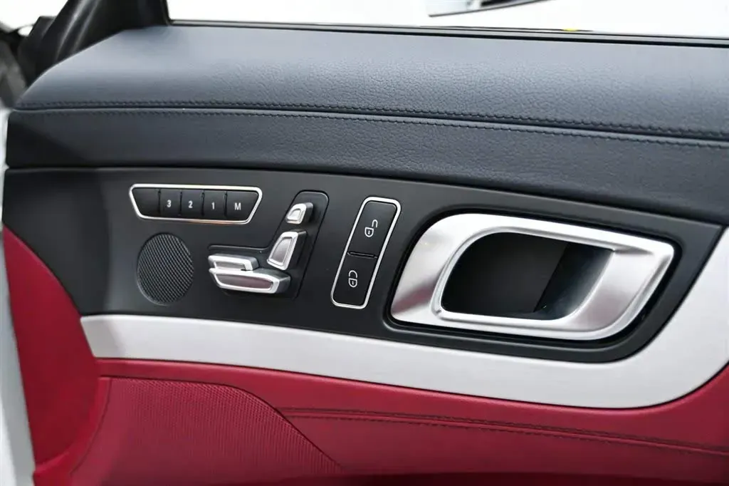 2017 Mercedes-Benz SL Class 3.0T 367HP V6 9AT,autocango,china used car exporter,china ev exporter,chinese used car exporter,chinese used ev exporter