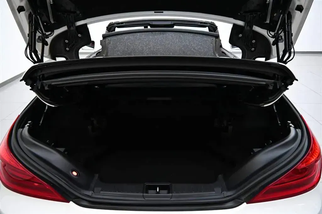 2017 Mercedes-Benz SL Class 3.0T 367HP V6 9AT,autocango,china used car exporter,china ev exporter,chinese used car exporter,chinese used ev exporter