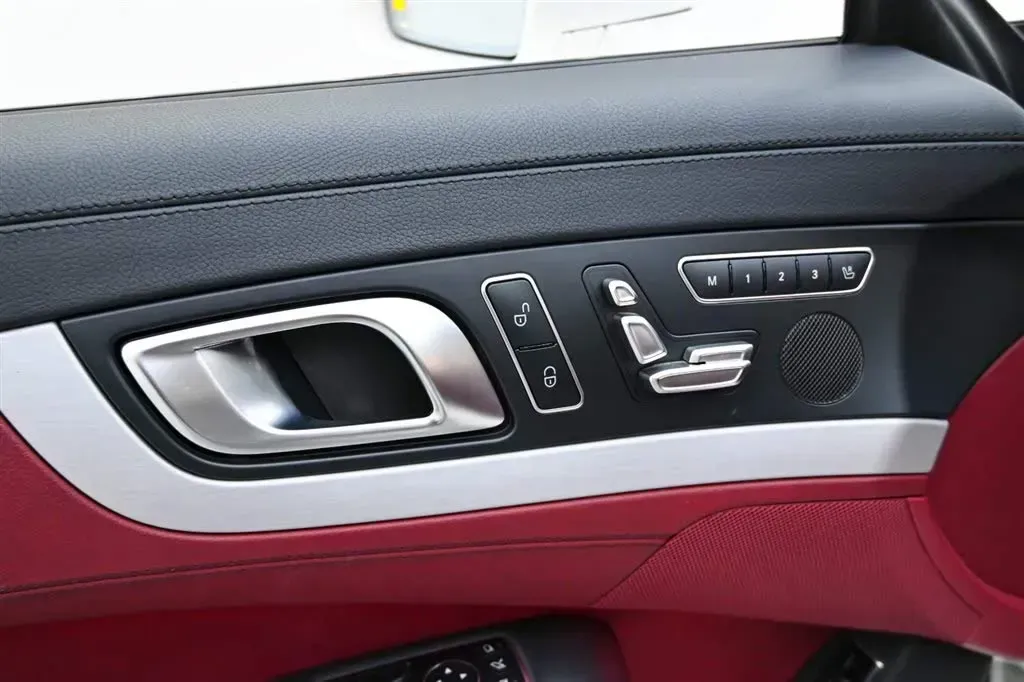 2017 Mercedes-Benz SL Class 3.0T 367HP V6 9AT,autocango,china used car exporter,china ev exporter,chinese used car exporter,chinese used ev exporter