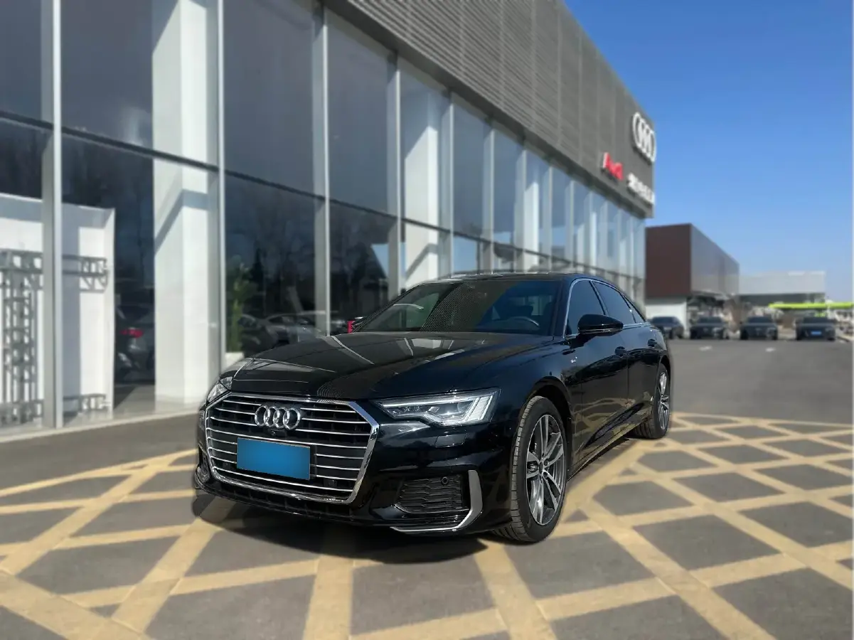 2022 Audi A6L 2.0T 190HP L4 7DCT