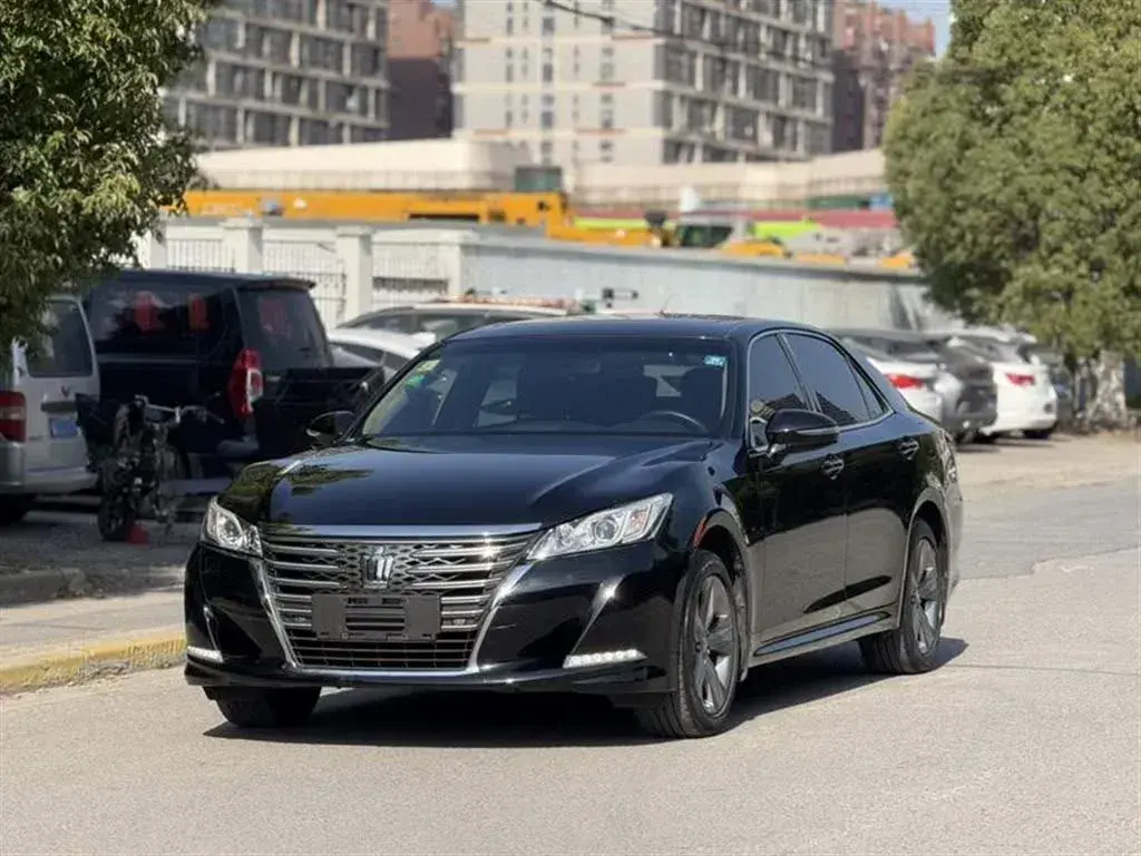 2015 Toyota Crown 2.5L 193HP V6 6AT