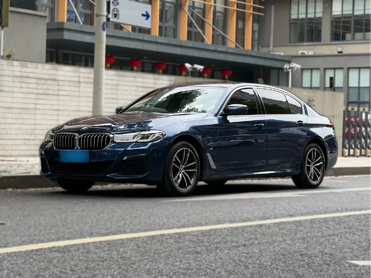 2021 BMW 5 Series 2.0T 184HP L4 8AT