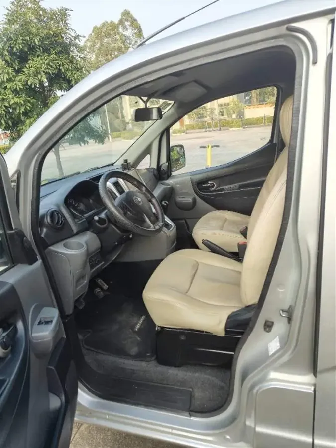 2011 Nissan NV200 1.6L 113HP L4 5MT,autocango,china used car exporter,china ev exporter,chinese used car exporter,chinese used ev exporter