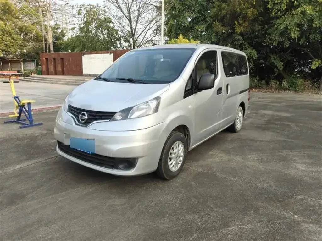 2011 Nissan NV200 1.6L 113HP L4 5MT