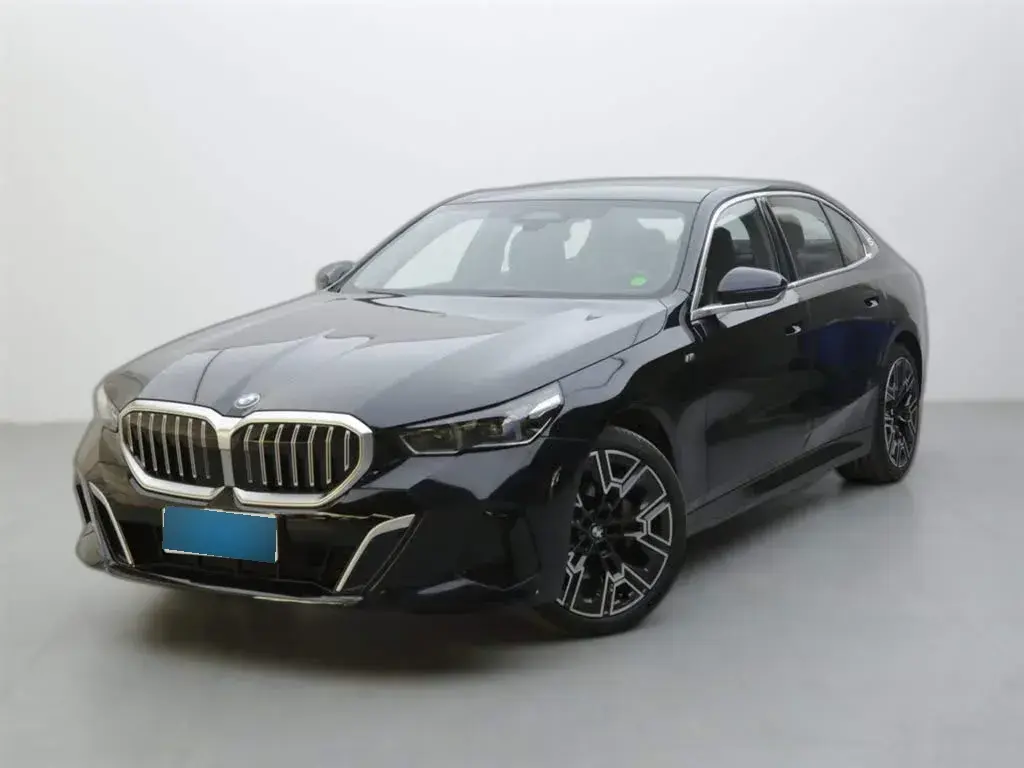 2024 BMW 5 Series 2.0T 258HP L4 8AT