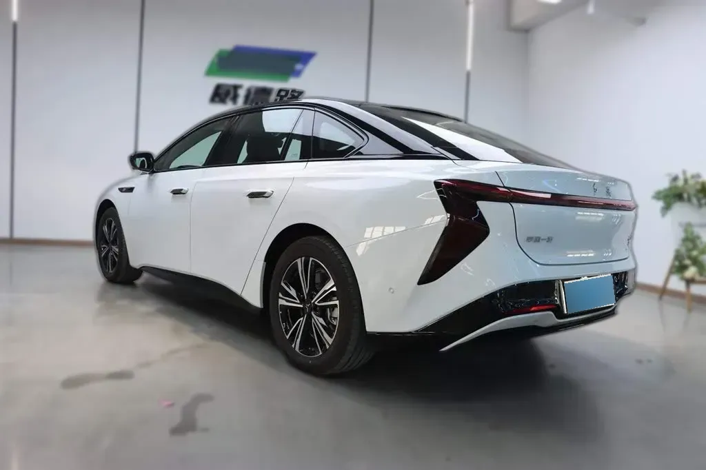 2024 HongQi EH7 BEV 75KWH,autocango,china used car exporter,china ev exporter,chinese used car exporter,chinese used ev exporter