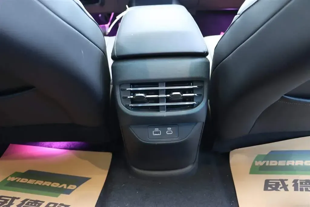 2024 HongQi EH7 BEV 75KWH,autocango,china used car exporter,china ev exporter,chinese used car exporter,chinese used ev exporter