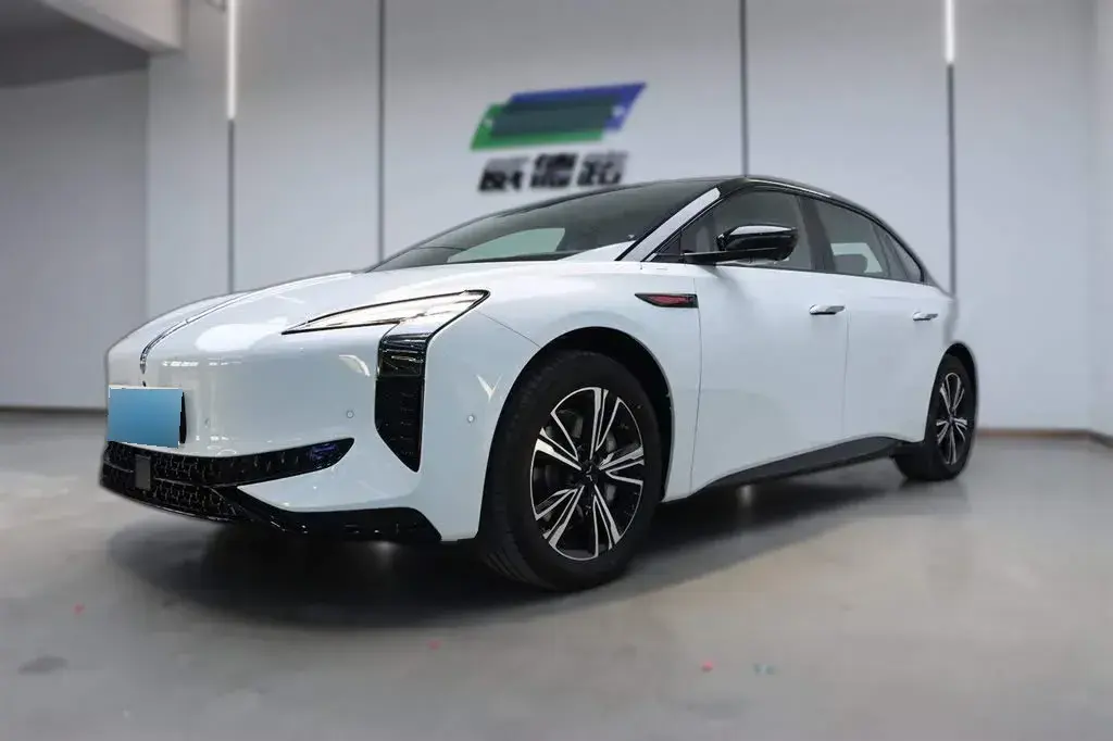 2024 HongQi EH7 BEV 75KWH