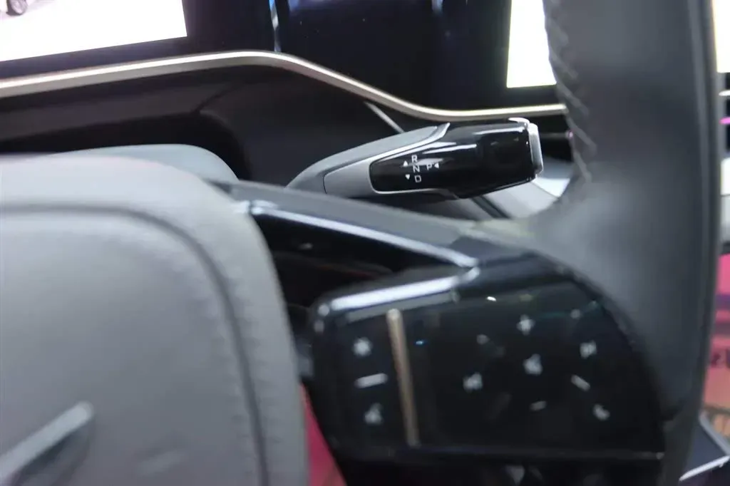 2024 HongQi EH7 BEV 75KWH,autocango,china used car exporter,china ev exporter,chinese used car exporter,chinese used ev exporter