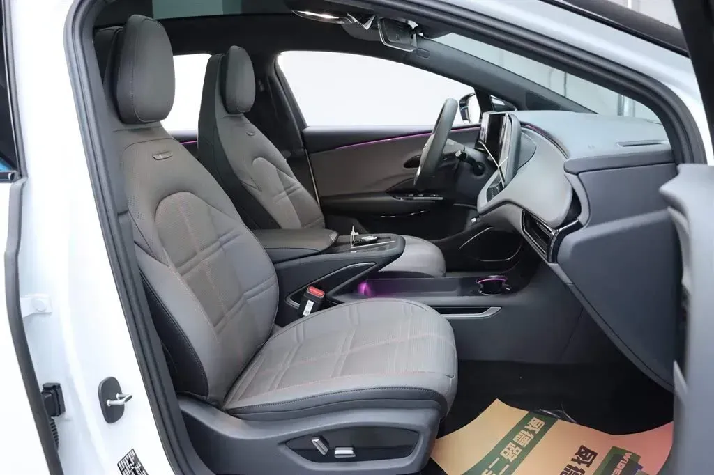 2024 HongQi EH7 BEV 75KWH,autocango,china used car exporter,china ev exporter,chinese used car exporter,chinese used ev exporter