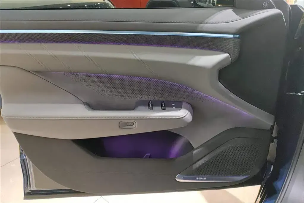 2024 Zeekr 001 BEV 95KWH,autocango,china used car exporter,china ev exporter,chinese used car exporter,chinese used ev exporter