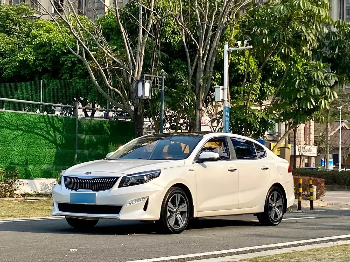 2019 Kia Cachet 1.8L 143HP L4 6AT