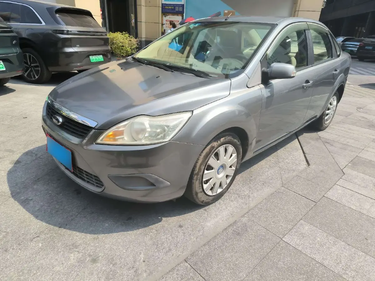 2011 Ford Focus 1.8L 124HP L4 5MT