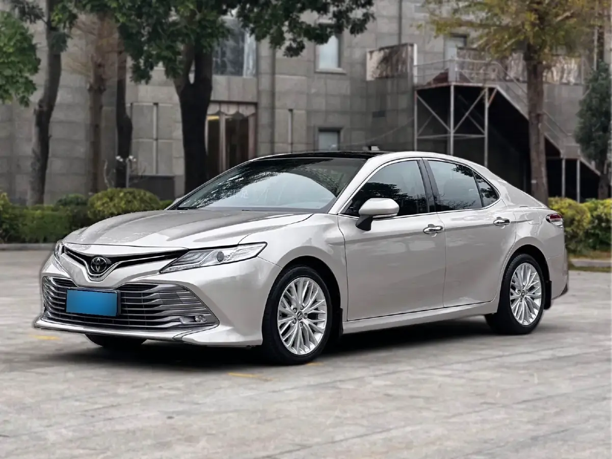 2019 Toyota Camry 2.5L 209HP L4 8AT